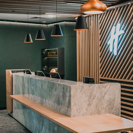 Holiday Inn Krakow City Centre By Ihg Luaran gambar Reception desk at the hotel