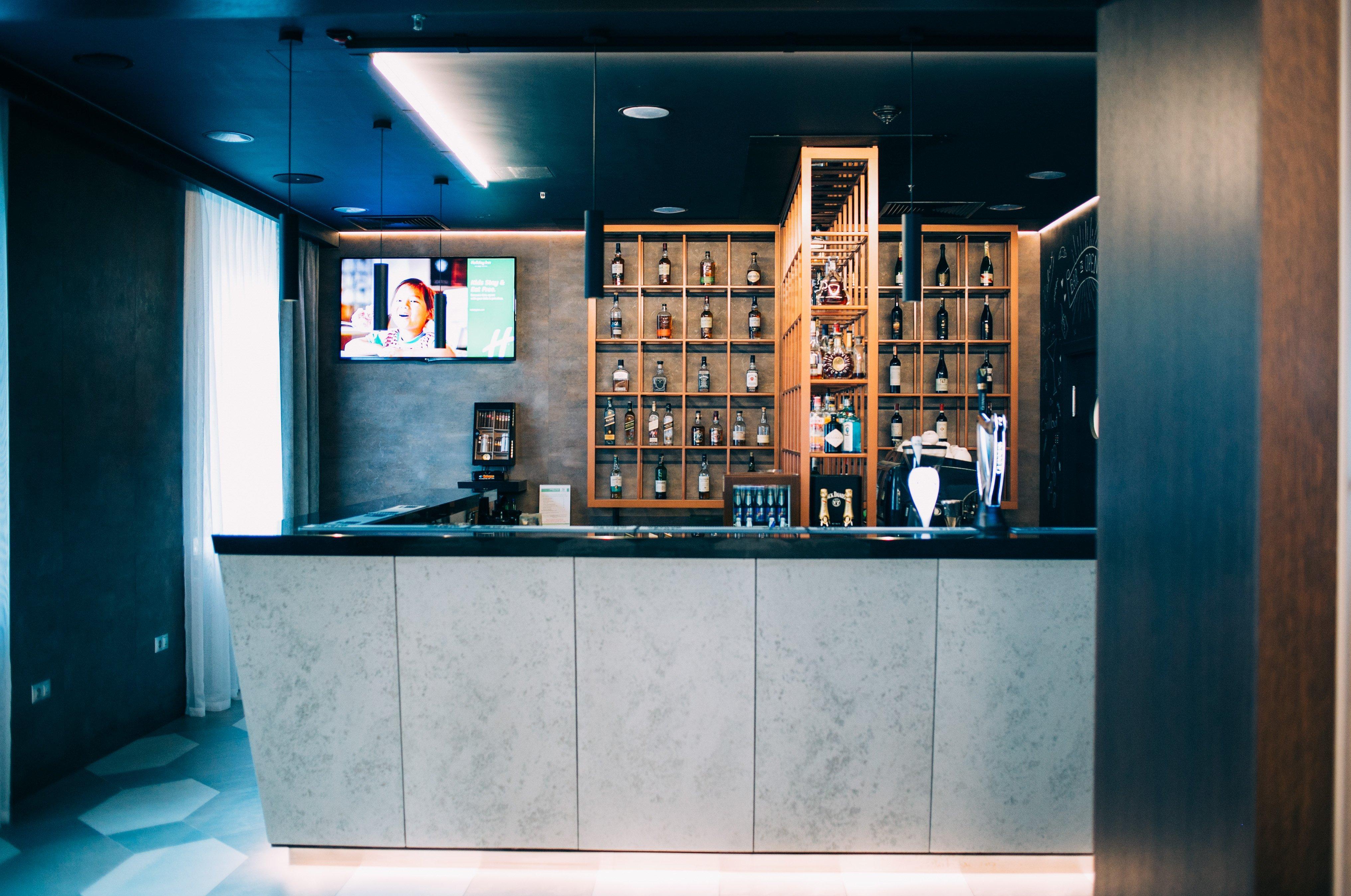 Holiday Inn Krakow City Centre By Ihg Luaran gambar The bar at the lounge