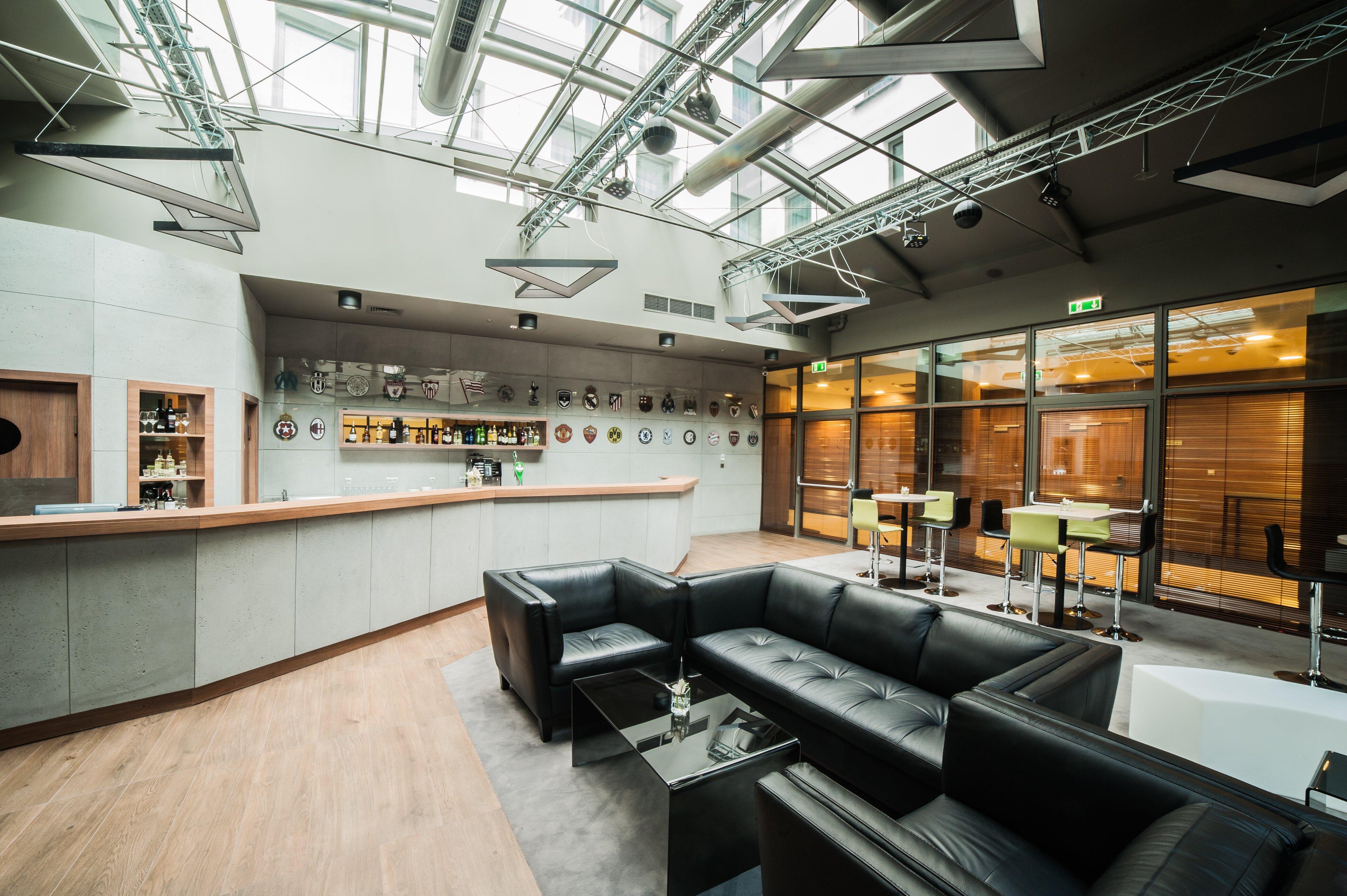 Holiday Inn Krakow City Centre By Ihg Luaran gambar The lounge at the airport