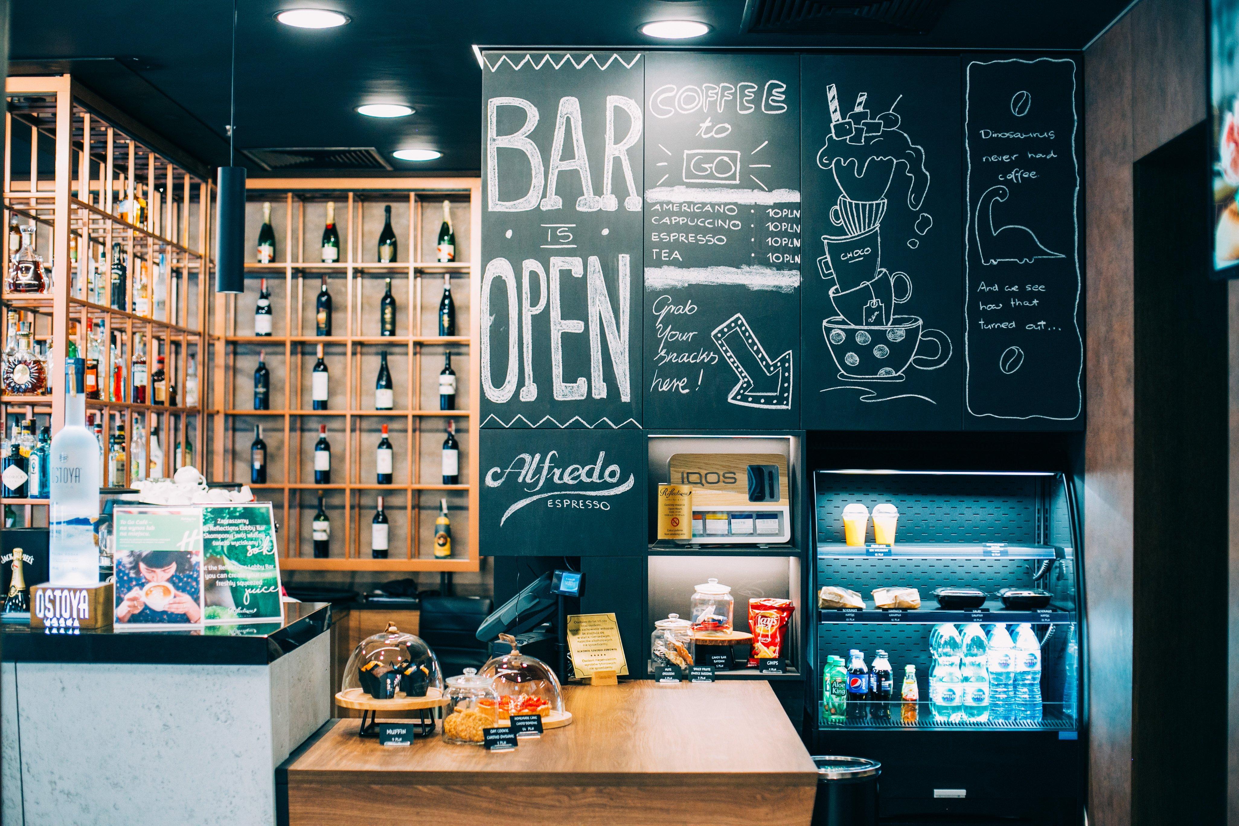Holiday Inn Krakow City Centre By Ihg Luaran gambar A bar in the resort
