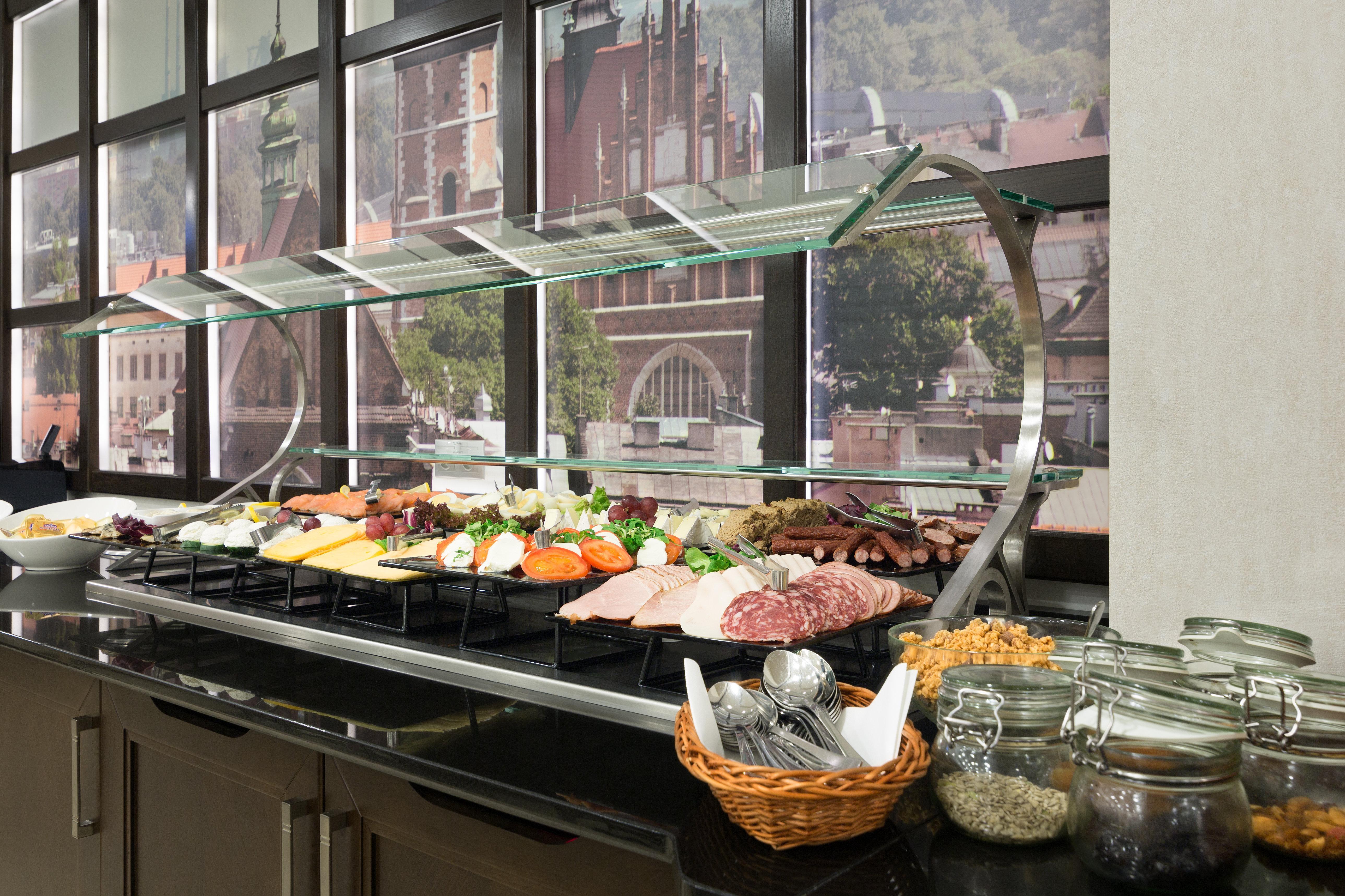 Holiday Inn Krakow City Centre By Ihg Luaran gambar A buffet
