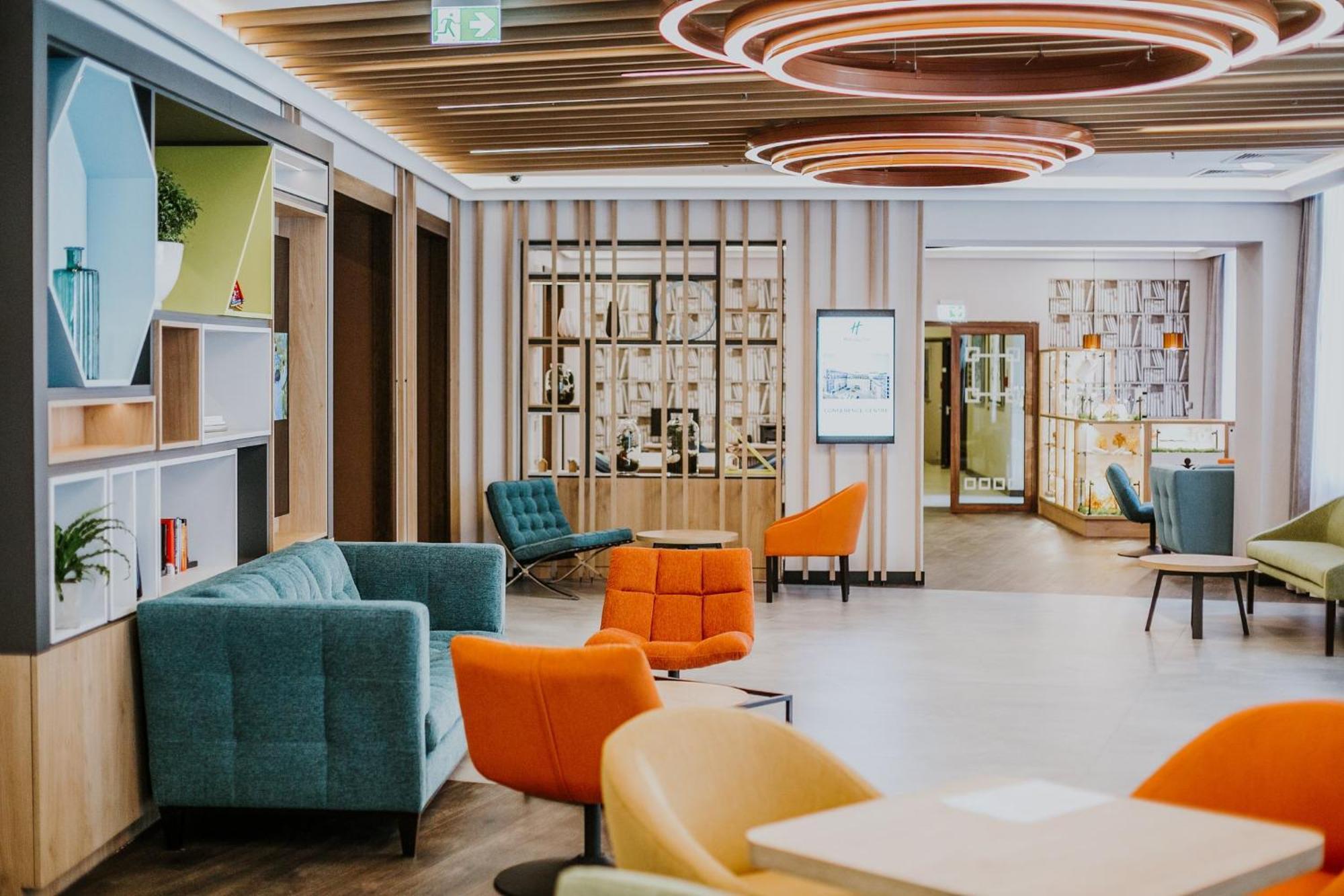 Holiday Inn Krakow City Centre By Ihg Luaran gambar The lounge at Riga Airport